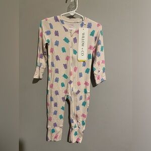 Willow & Co Size 3-6 Months‎ Pajama Outfit bamboo Gummy Bear Print